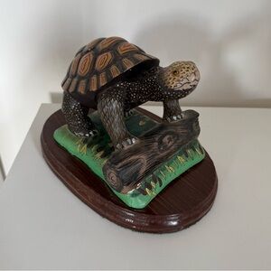 Vintage FOLK Art Wood Carved Painted Turtle Tortoise Glass Eyes Detailed